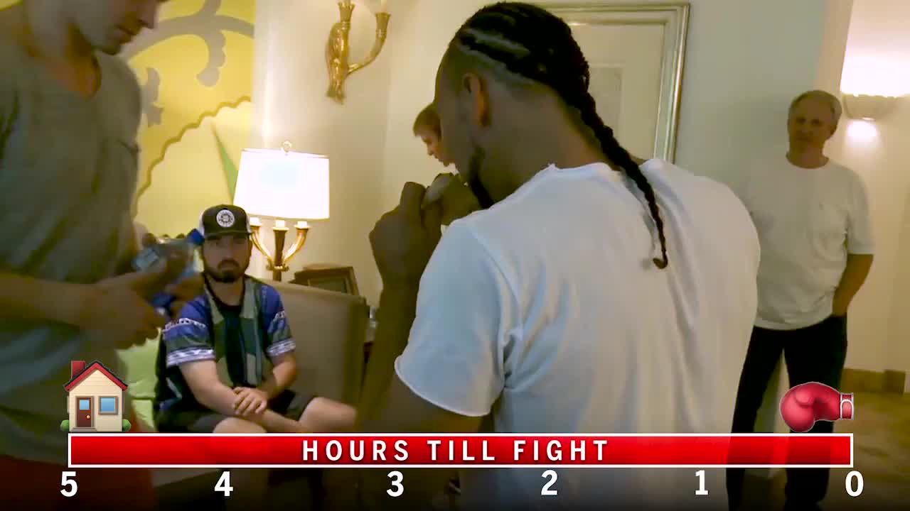 Manny Pacquiao and Keith Thurman prepare for WBA welterweight title | BEHIND THE SCENES