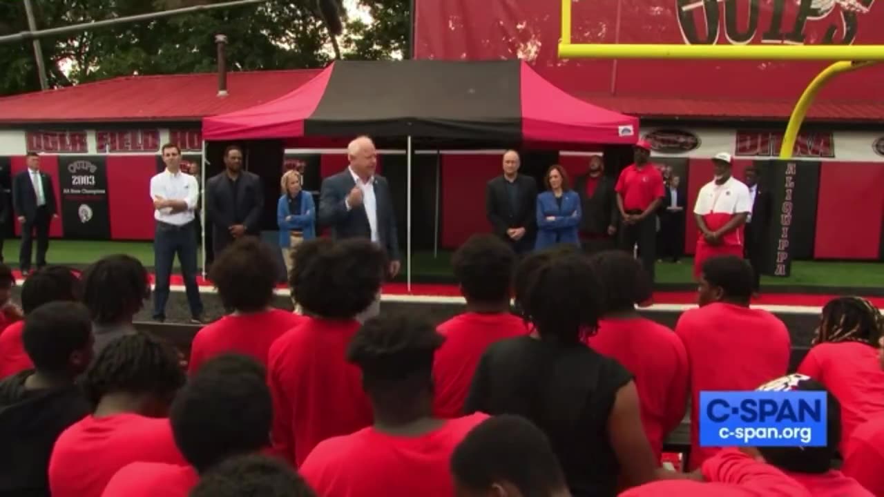 BREAKING: Tim Walz just spoke at Aliquippa High School’s Football Practice.