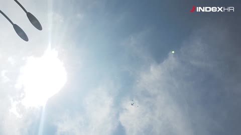 Avion s Vatrenima iznad Hrvatske