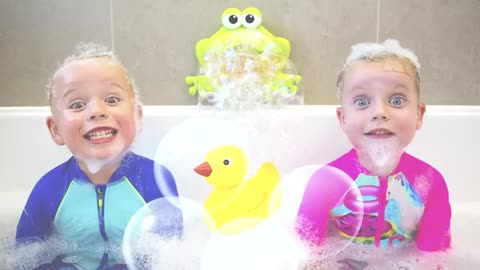 kids BATH SONG _ Nursery Rhymes & Kids Songs Gaby and Alex EnjoyKids