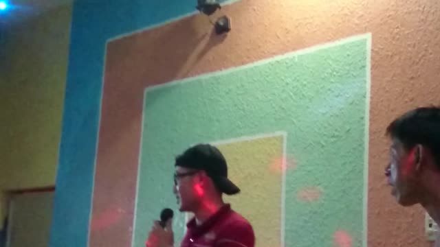 Karaoke singing