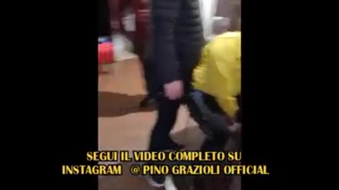 🔴 Assurdo!!! 3 bambini portati via dei servizi sociali e polizia per un atto di vendita di una casa!