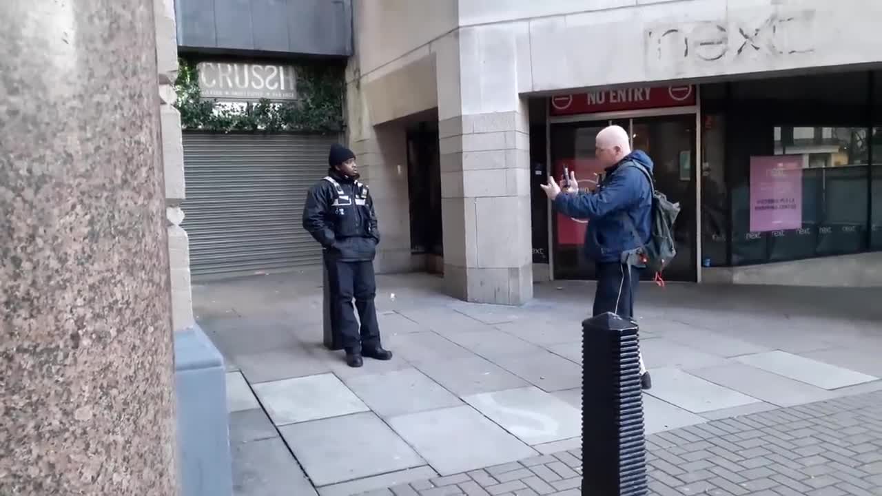 Charing cross security guard tries to assault. under cover cops stop attempted assault.