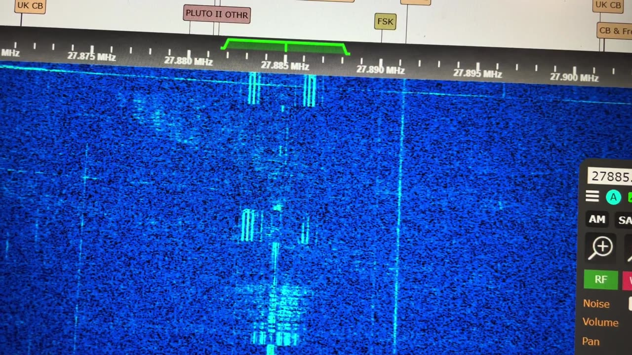 27.195 MHz FM AM RCRS - Strong Unmodulated Carrier CW Signal [W3HFU SDR] 9 November 2023