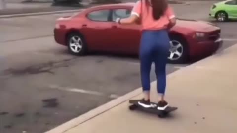 The skating skill of this lady 😂😂