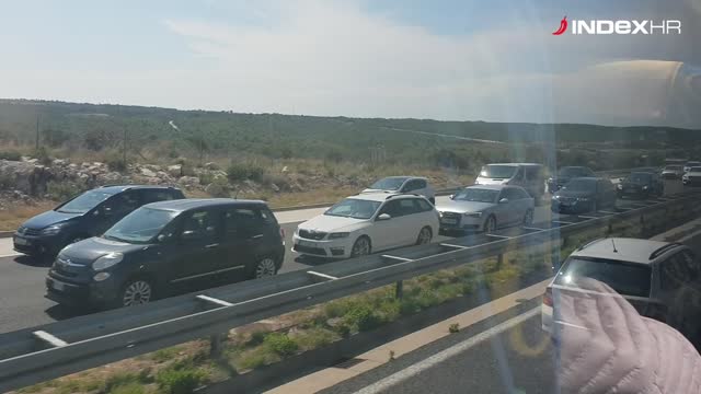 Gužva na autocesti prema Zagrebu i vožnja zaustavnom trakom