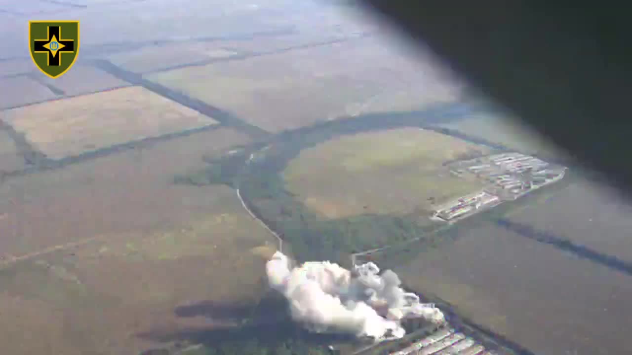 ✈️🔥 An airstrike on the Russian field headquarters, which was discovered by