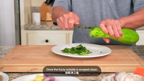 😊 How a Chinese Chef cooks with Fuzzy Melon! (節瓜粉絲蝦煲)