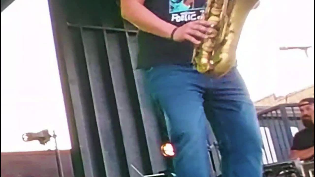 Ernie Chang (Andy Frasco & The U.N.) - LIVE @ Avondale (Short 2)