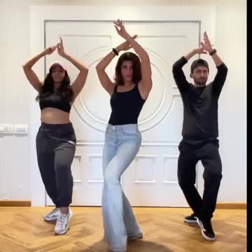 Just one word for #JacquelineFernandez grooving to her latest track #PaaniPaani, flawless.