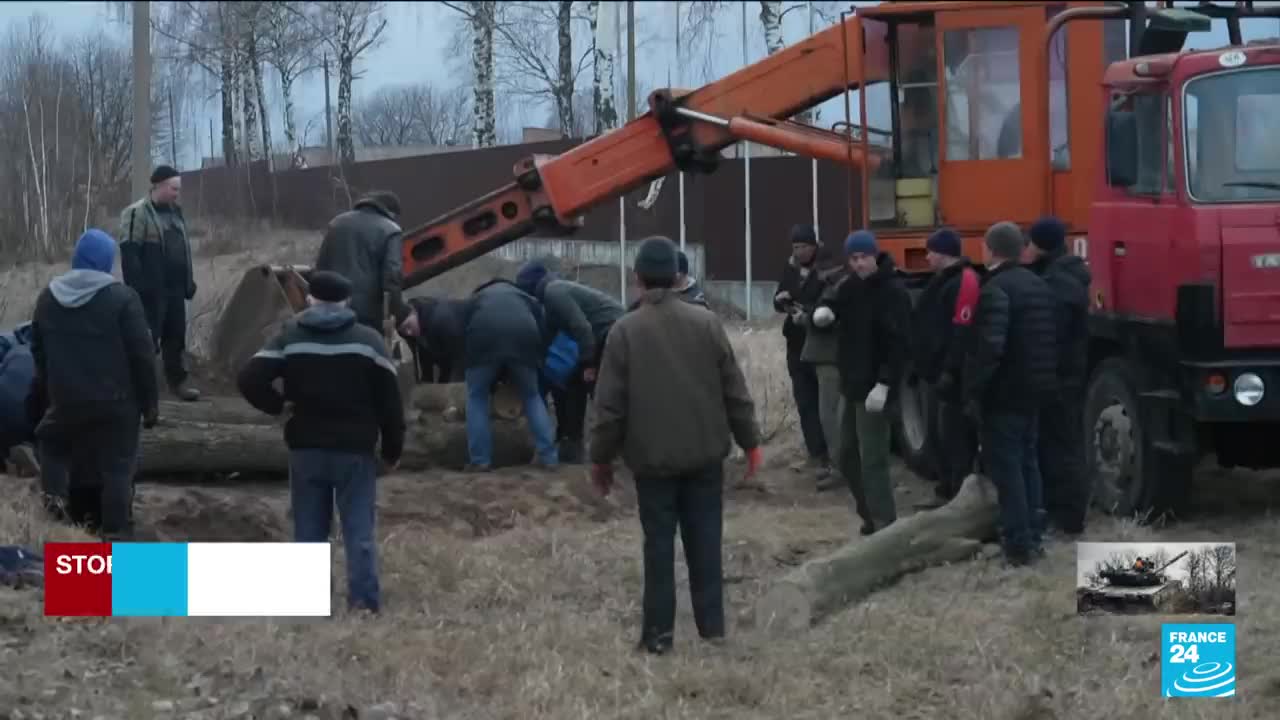 War in Ukraine: Ukrainian villagers prepare to fight the Russians