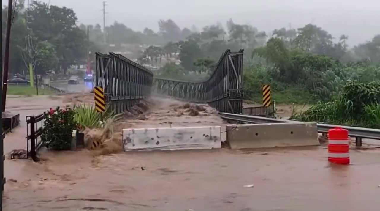 Scene from Hurricane Fiona as it hits Puerto Rico. 👀