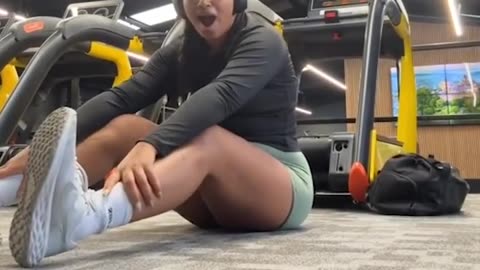 Falling off treadmill at the gym 🤦‍♀️