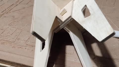 Banquinho infantil feito na CNC router