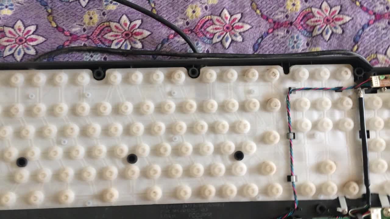 How to clean your keyboard