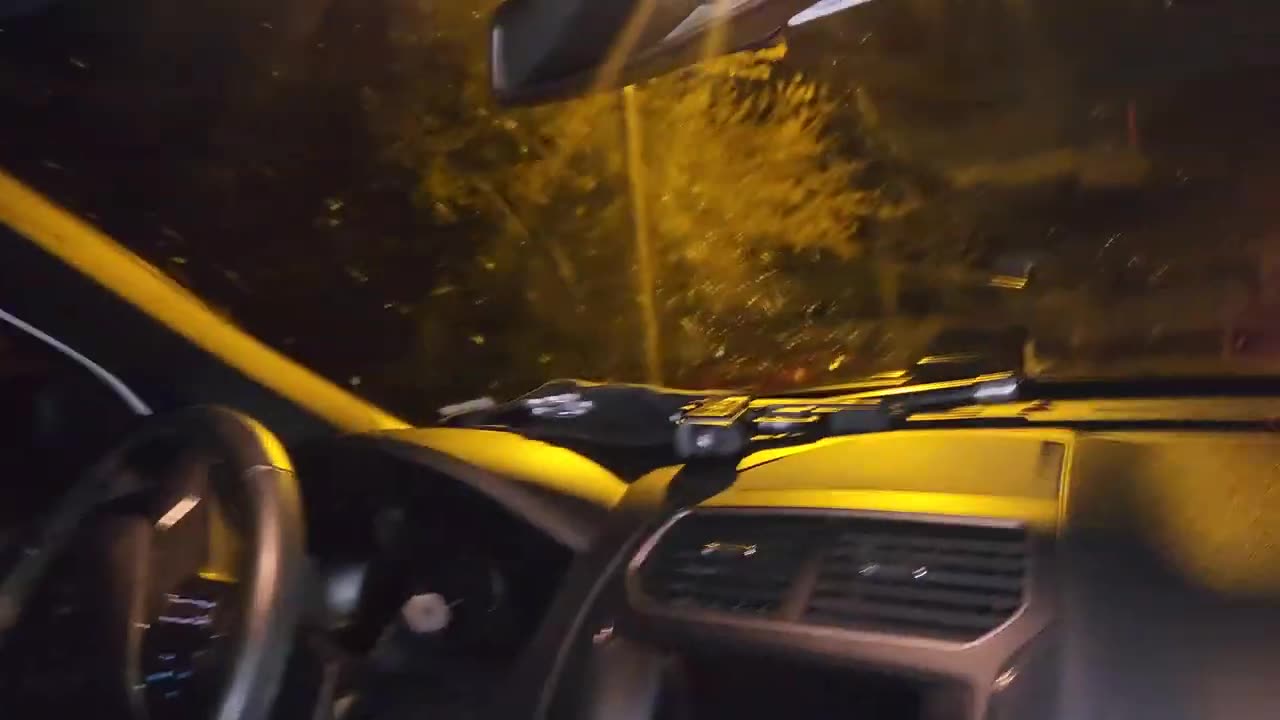 COPS s01 e01