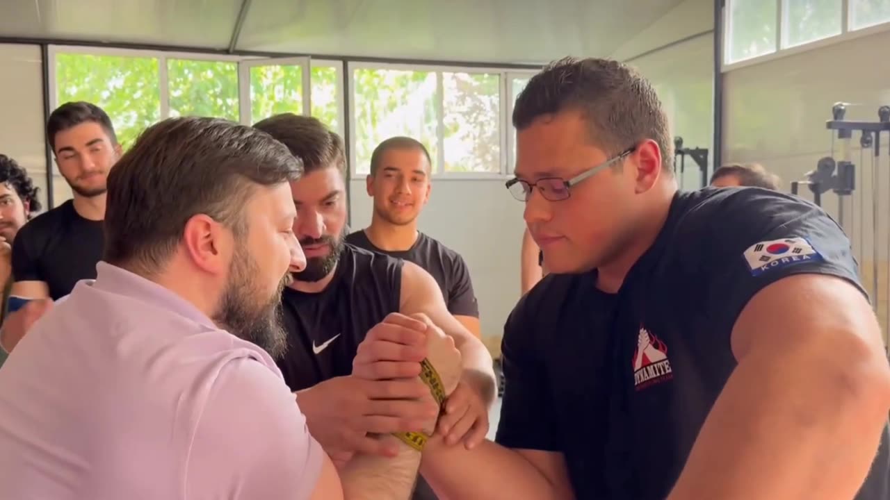 SCHOOLBOY vs Georgian Nikoloz Cereteli armwrestling