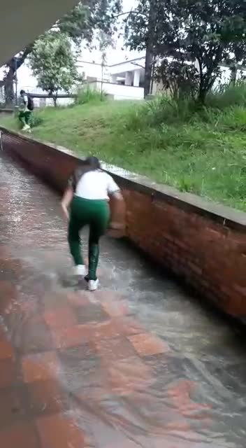 Con ‘el agua al cuello’ está la comunidad educativa del Colegio Promoción Social sede El Refugio