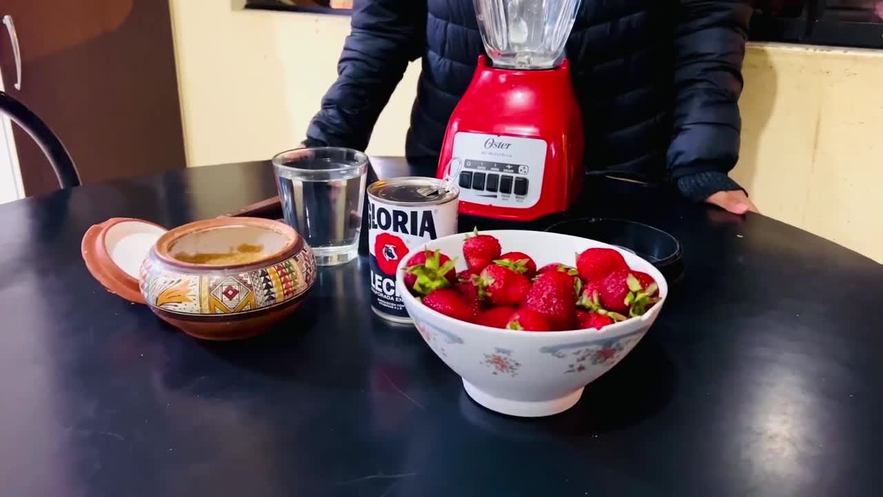 El MEJOR JUGO de FRESA con LECHE - Barato, fácil y rápido