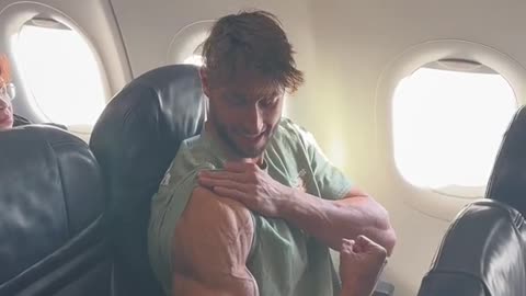 POV: you're a 7'2 2701b bodybuilder on a plane