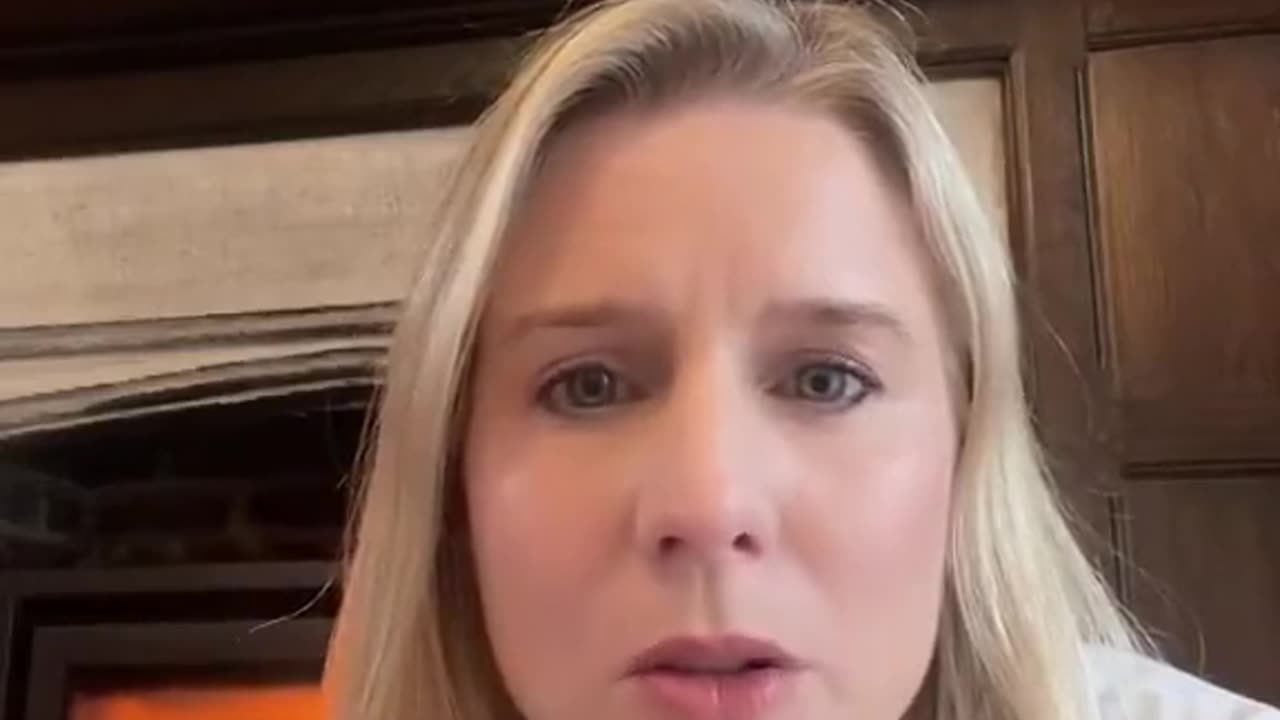 Beautiful Lady Explains How Socialism Works