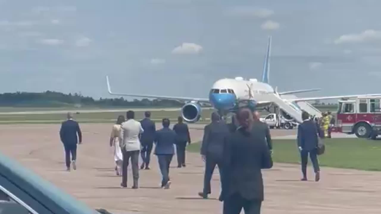 BOOM! JD Vance Walks Over To Kamala's Plane...