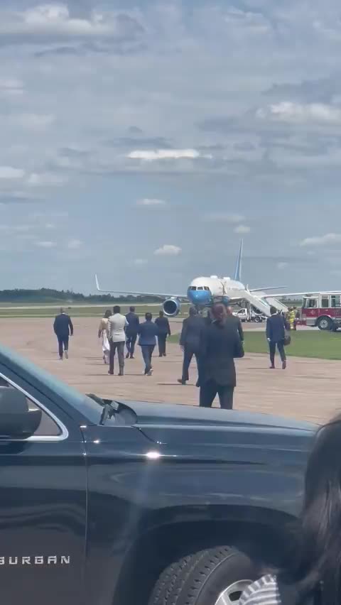 BOOM! JD Vance Walks Over To Kamala's Plane...