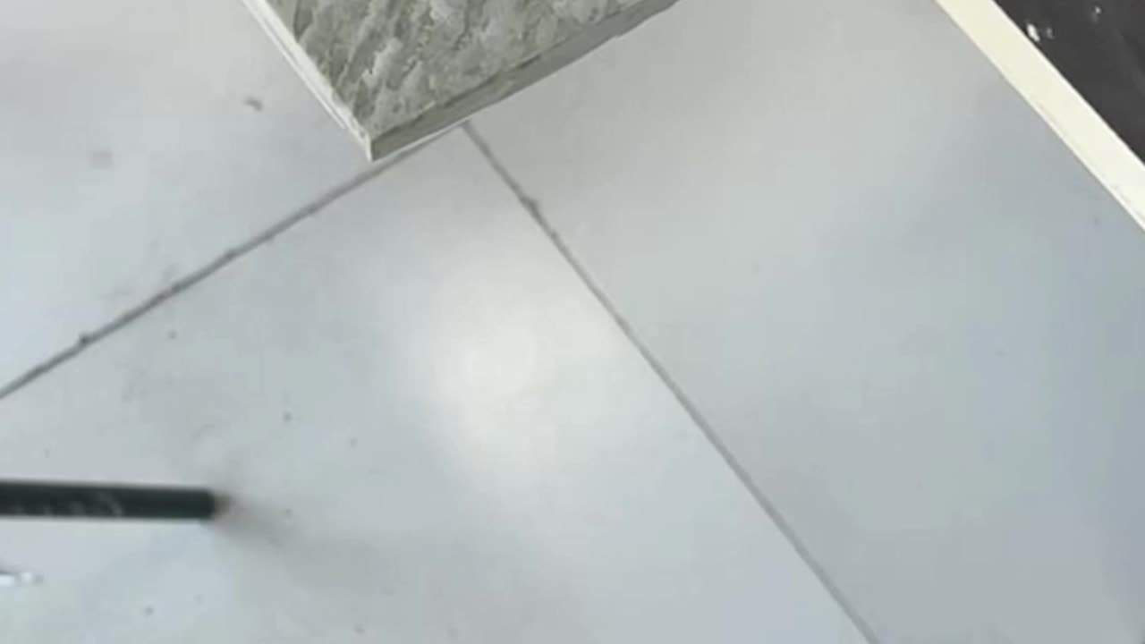 How to fixed an tiles in a proper way