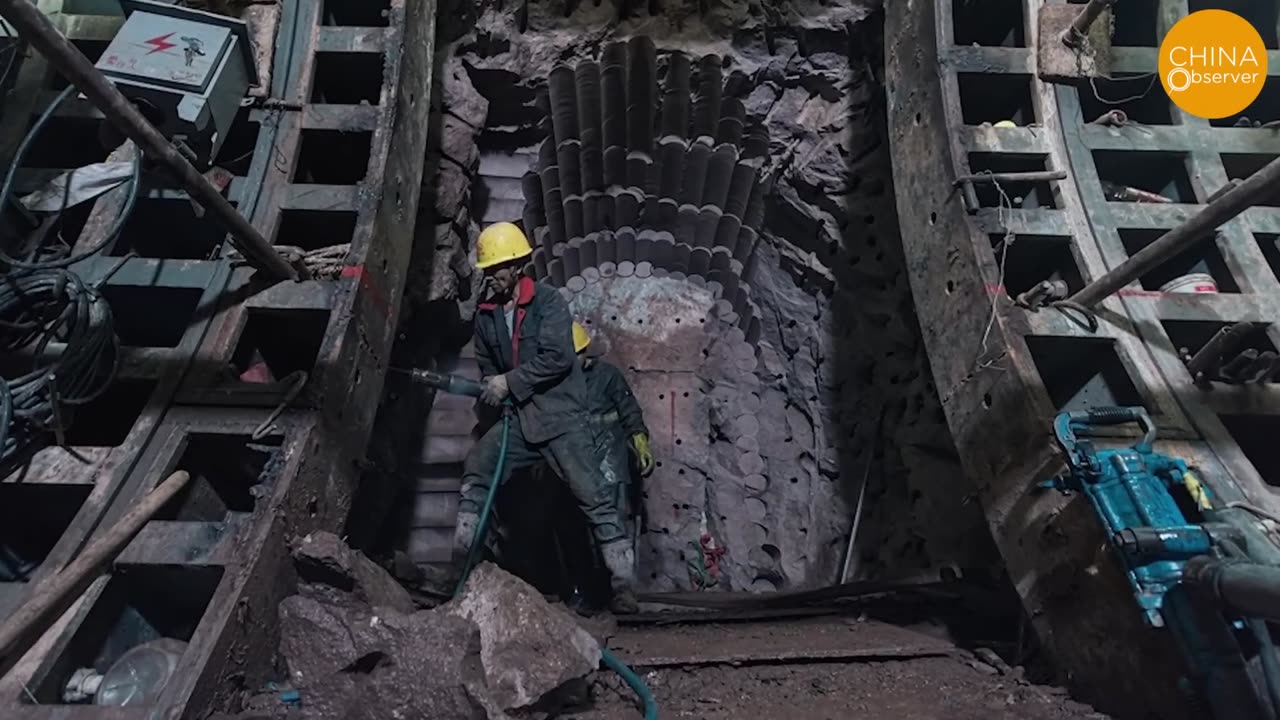 Tofu-Dregs Subways Collapse in China Many Large Pits, Tens of Meters Deep, With Water Surging