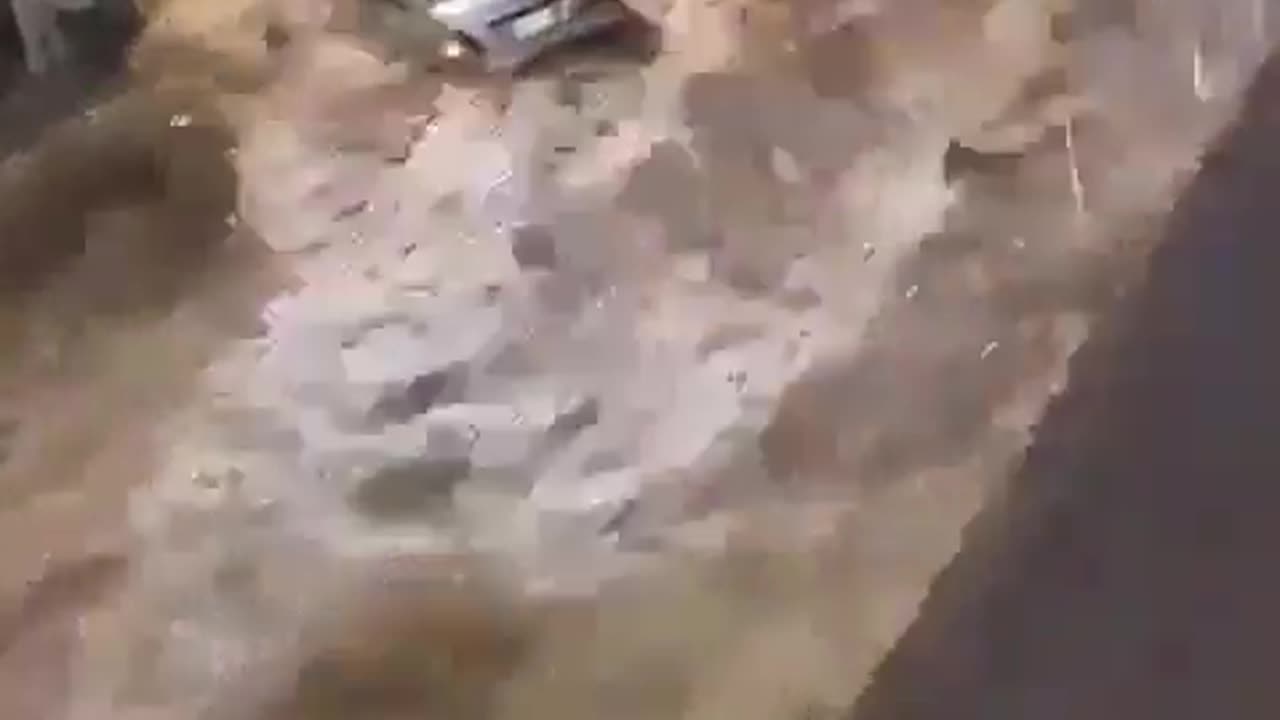 🚨⚡️BREAKING: Severe flooding hits the Saudi Arabia's Medina city amid heavy rainfall.