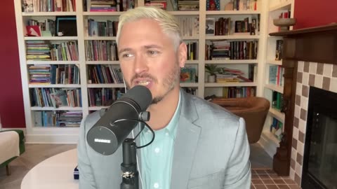 Tulsi Gabbard All But Begs To Be Trump's VP _ The Kyle Kulinski Show