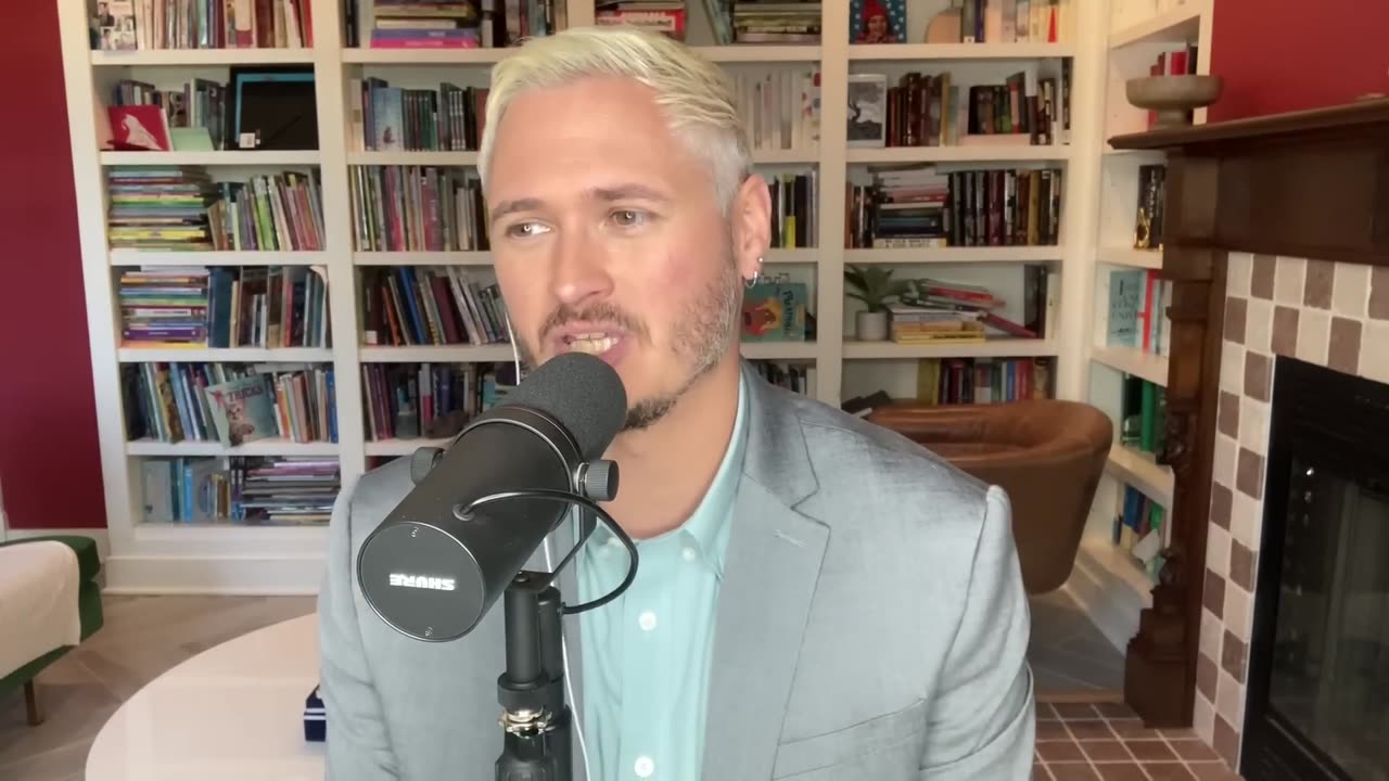 Tulsi Gabbard All But Begs To Be Trump's VP _ The Kyle Kulinski Show