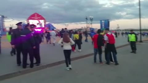 Así se festejó en el 'fan zone' de kazán la goleada inaugural de Rusia