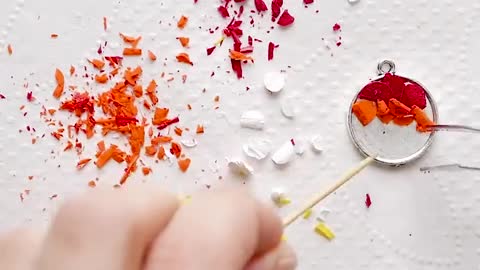 28 COLORFUL CRAYON HACKS YOU NEVER KNEW YOU NEEDED