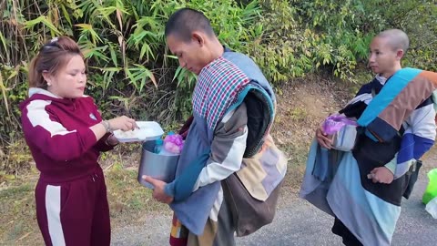 Ngày qua Cửa khẩu Lào