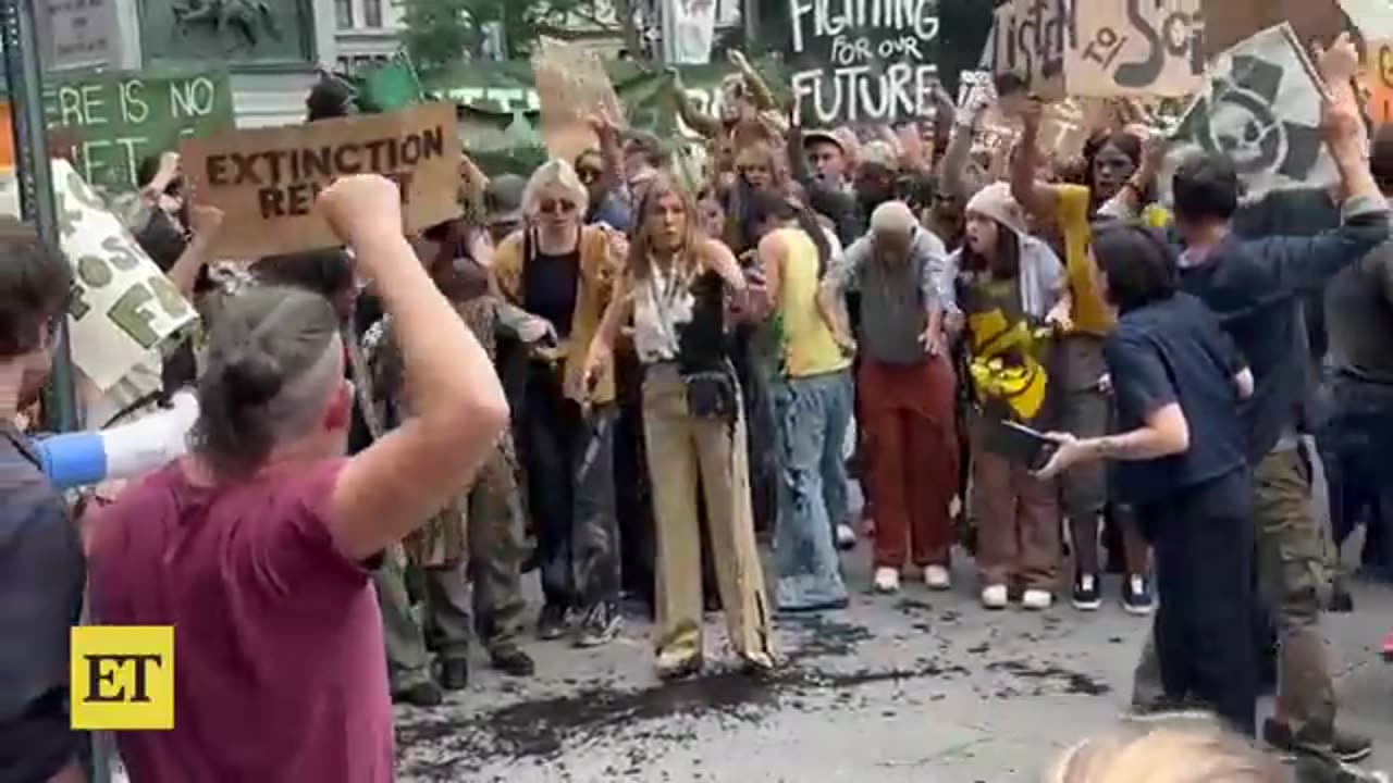 Jennifer Aniston Attacked With Oil!