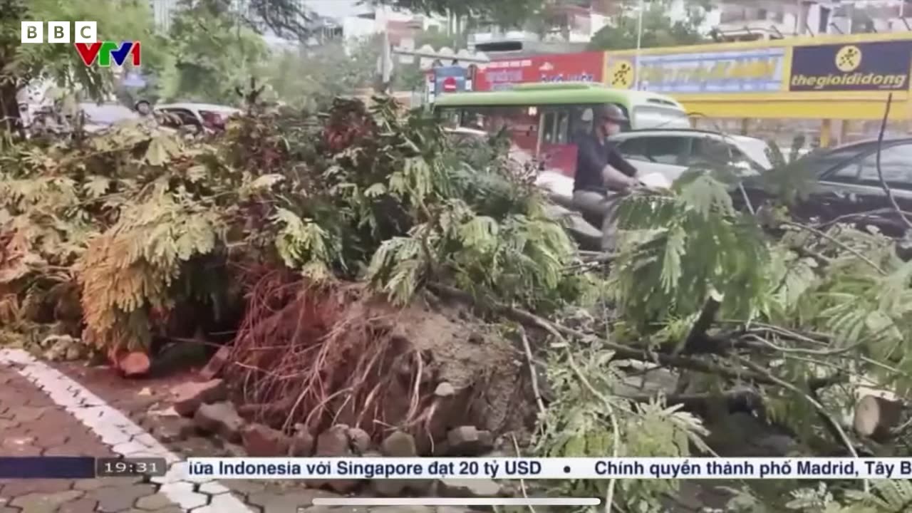 Deadly Super Typhoon Yagi hits Vietnam | BBC News