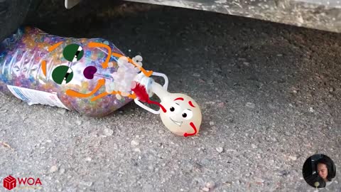 Aplastando Cosas Crujientes y Suaves! Globo de Orbeez VS Rueda de Coche