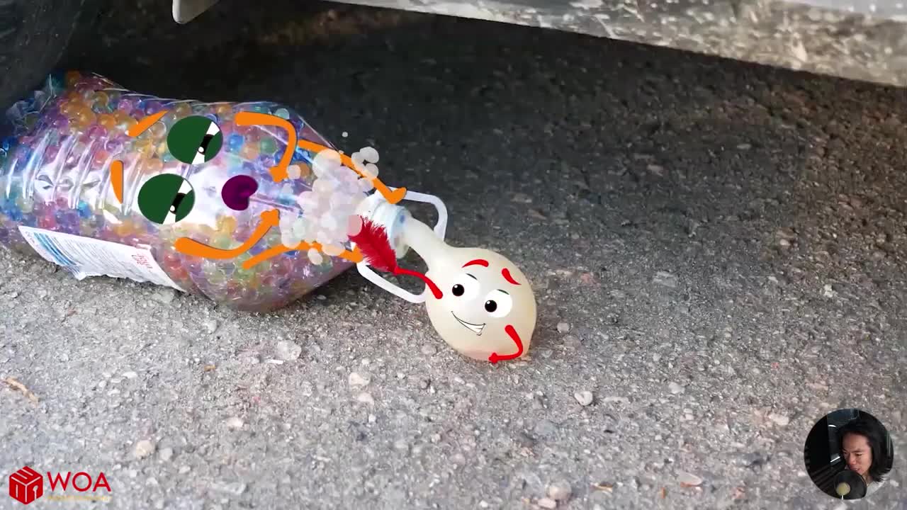 Aplastando Cosas Crujientes y Suaves! Globo de Orbeez VS Rueda de Coche