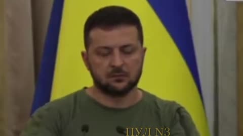 Le cocainoman Zelensky lors d'une conférence de presse après