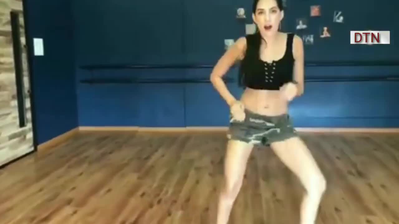 Hot belly dance by Nora Fatehi - Hot dance performance