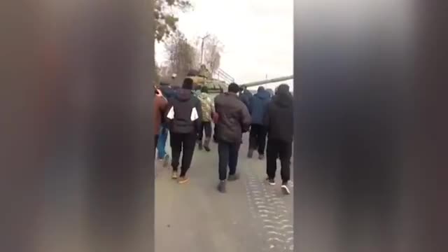 Ukrainian Citizens Fight Off Russians In the Streets