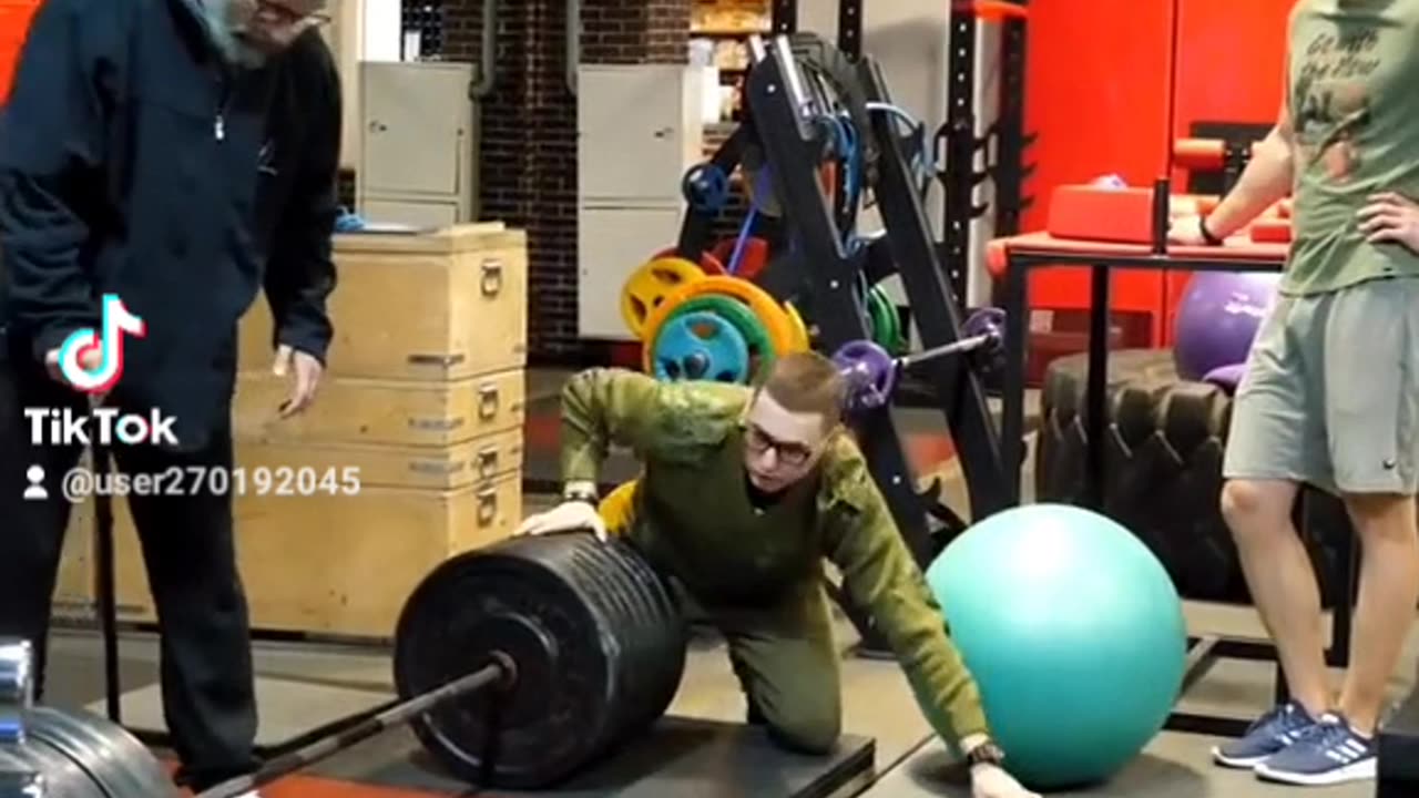 Anatoly prank weight lifting