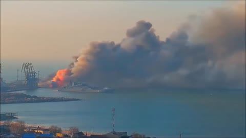 LARGE RUSSIAN LANDING SHIPS EXPLODES AFTER UKRAINIAN MISSILE STRIKE IN BERDYANSK PORT