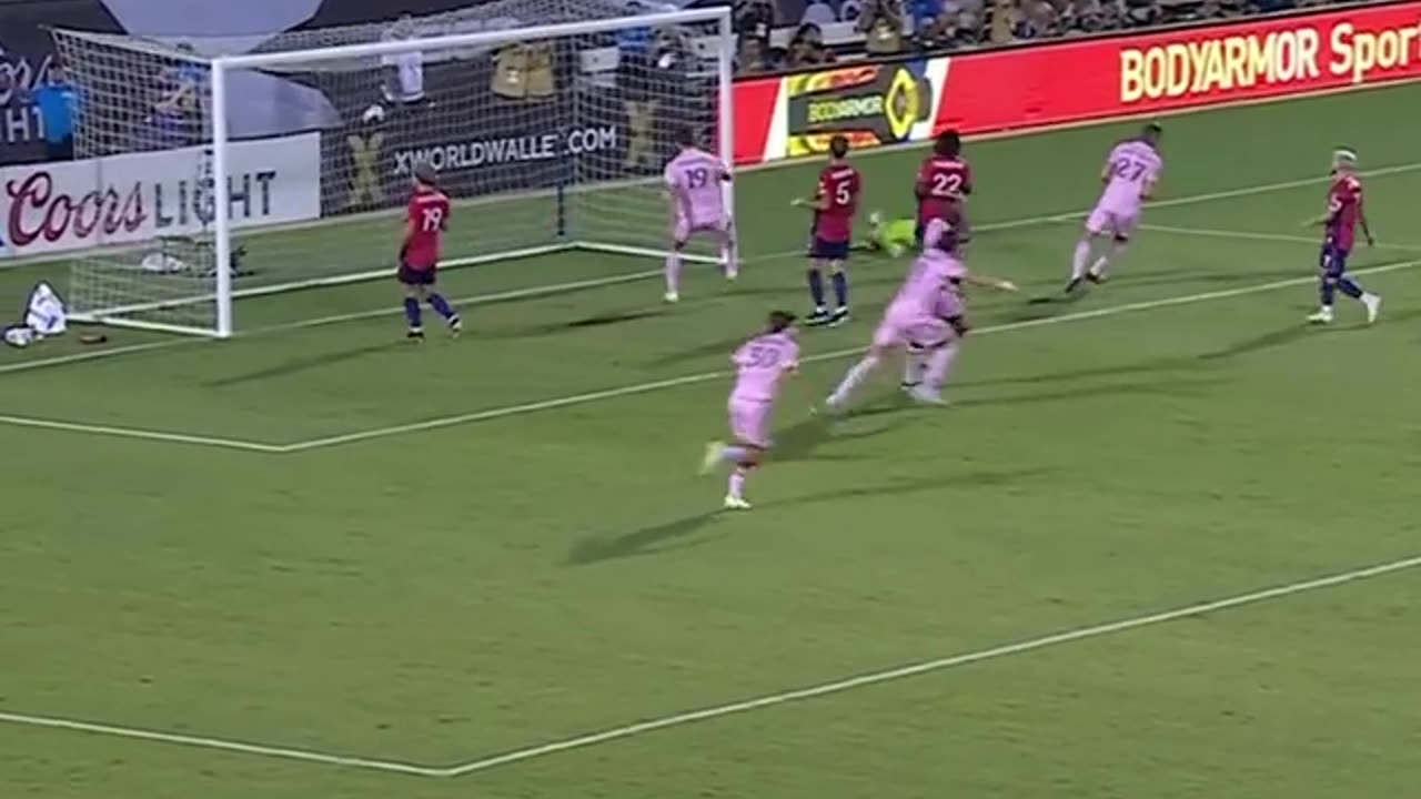 Messi back to back freekicks