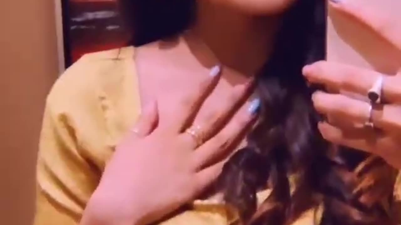 Hot Lehanga Saree Navel