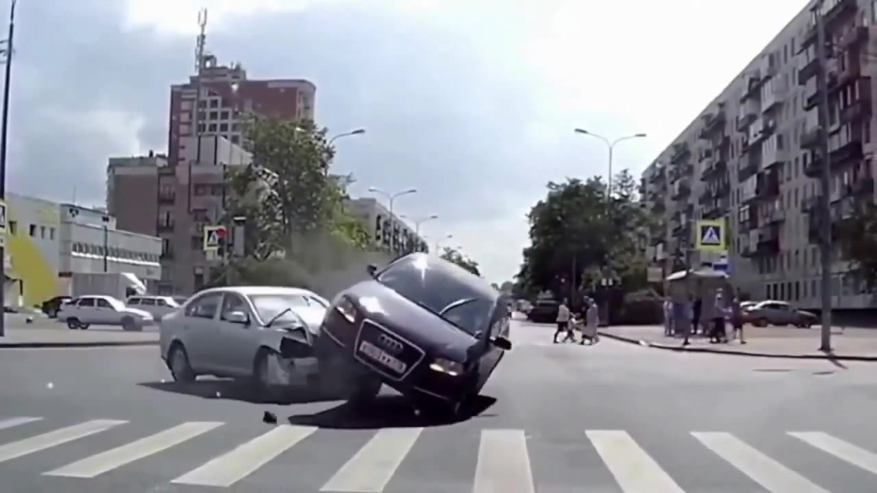 The most dangerouse car accident in world - Dash Cam - car crash compilation #1527