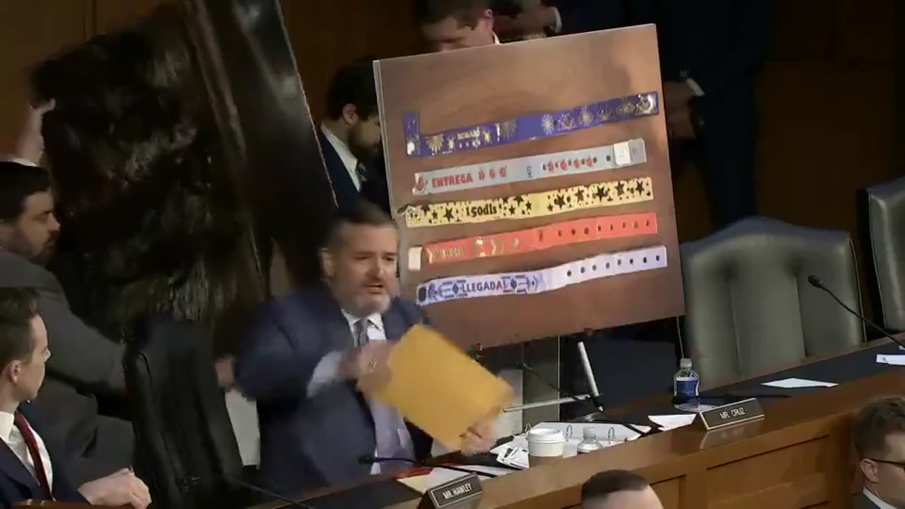 Sen. Ted Cruz to Mayorkas"You're incompetent at your job! If you had integrity you would resign!"