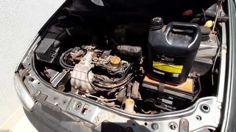 Água no carro - Água do radiador - Colocar água no radiador - Líquido de arrefecimento