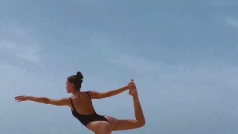 Gigi Paris - Yoga on the beach